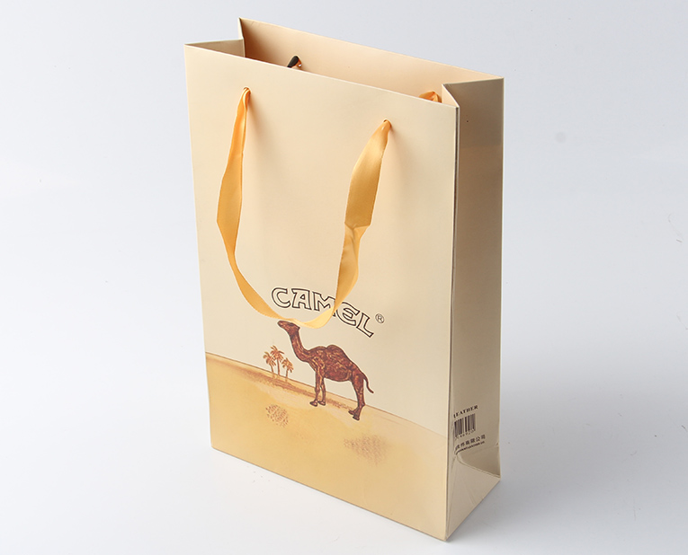 手提紙袋廠家- 廣州駿業(yè)包裝實(shí)業(yè)有限公司 手提紙袋廠家