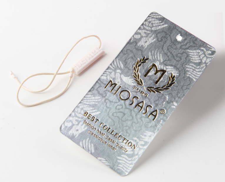 內衣吊牌定做過程中,燙印不清晰不整齊的緣由 內衣吊牌定做過程中,燙印不清晰不整齊的緣由