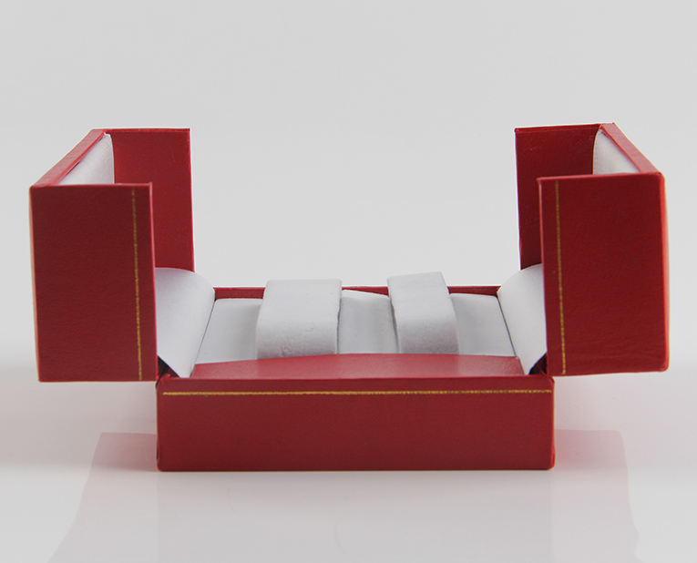 你的盒子油墨脫粉?看看手表包裝盒生產(chǎn)廠家是怎么解決的吧 你的盒子油墨脫粉?看看手表包裝盒生產(chǎn)廠家是怎么解決的吧