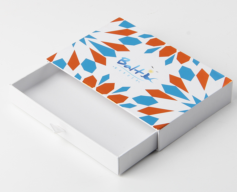 另外一個(gè)印刷出現(xiàn)白點(diǎn)的原因終究被面膜精裝盒廠家斬落 另外一個(gè)印刷出現(xiàn)白點(diǎn)的原因終究被面膜精裝盒廠家斬落