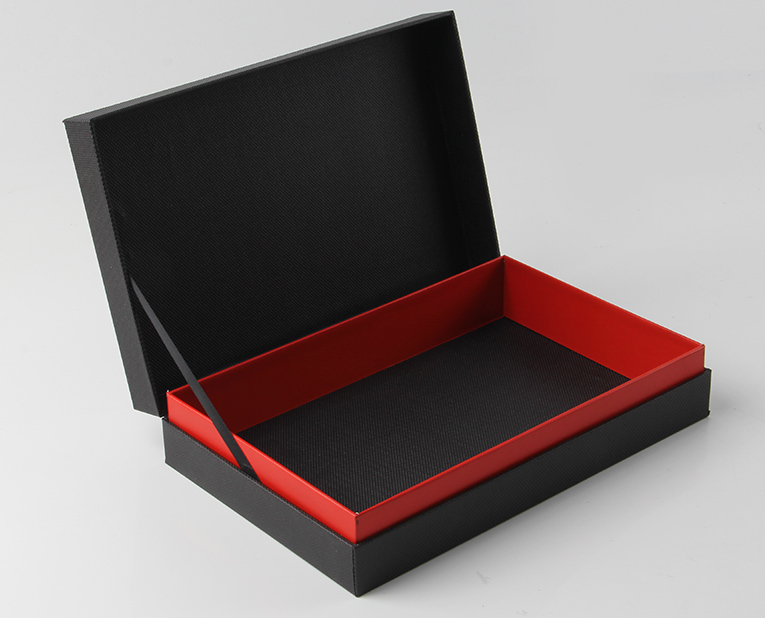 t恤的包裝盒用專色訂做不怕跑偏是因為選對紙 t恤的包裝盒用專色訂做不怕跑偏是因為選對紙