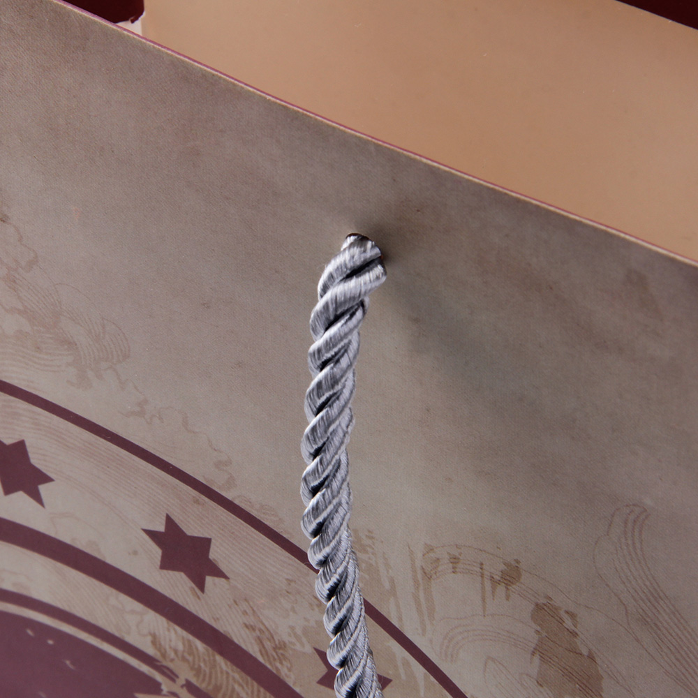 皮具紙袋工廠尊重客人，但我們更尊重我們的一線工人們