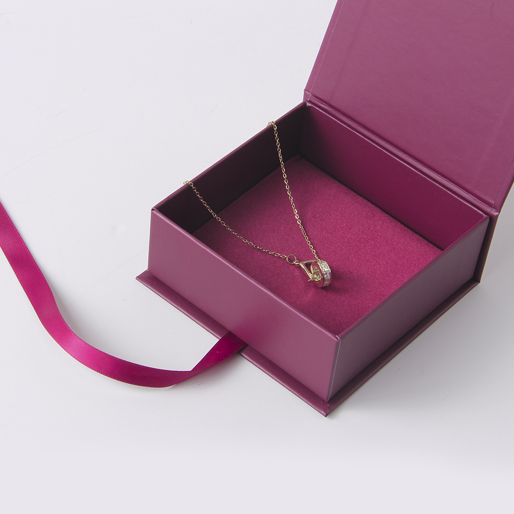 相當(dāng)哇塞的翻蓋紙包裝盒設(shè)計操作 相當(dāng)哇塞的翻蓋紙包裝盒設(shè)計操作